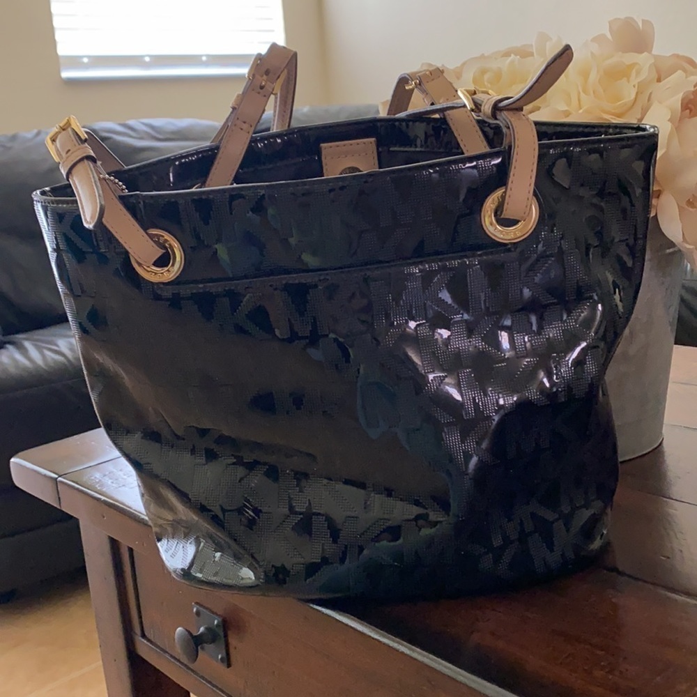Michael Kors Jet Set Black Patent Leather Logo Tote Bag Purse - Picture 3 of 8